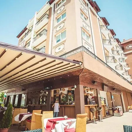 Aparthotel Бахами Резиденс 3*