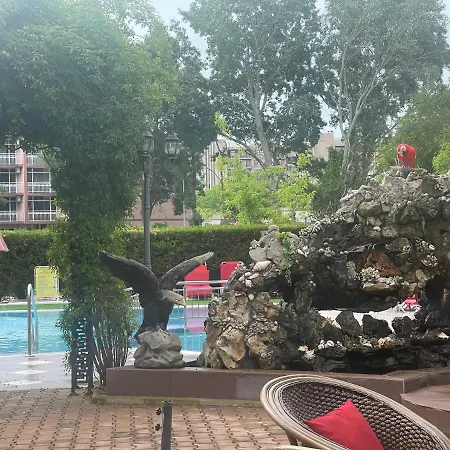 Aparthotel Бахами Резиденс